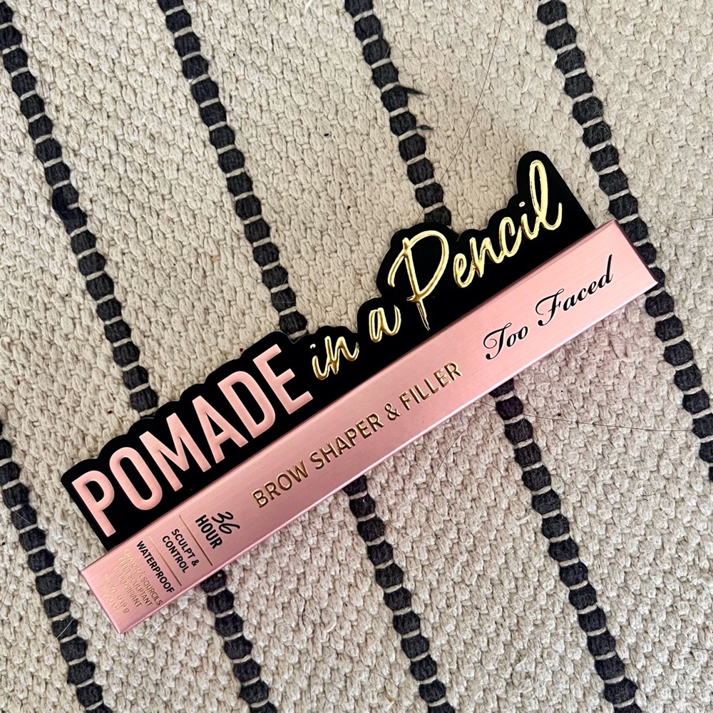 3 for $25❤️NEW Pomade In A Pencil Eyebrow Shaper & Filler Dark Brown